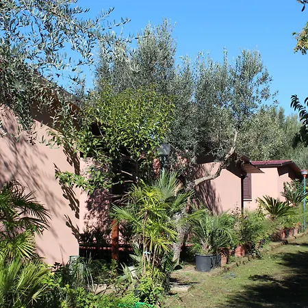 Hotel apartamentowy Serrone