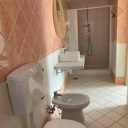 Serrone Hotel apartamentowy 3*