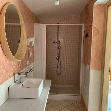Hotel apartamentowy Serrone